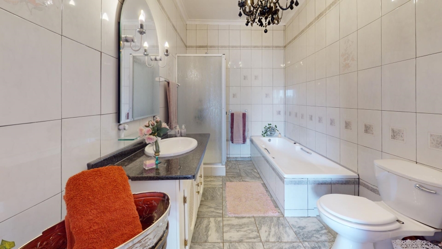 6 Bedroom Property for Sale in Van Der Hoff Park North West